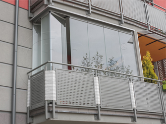 balkon z zabudową szklaną